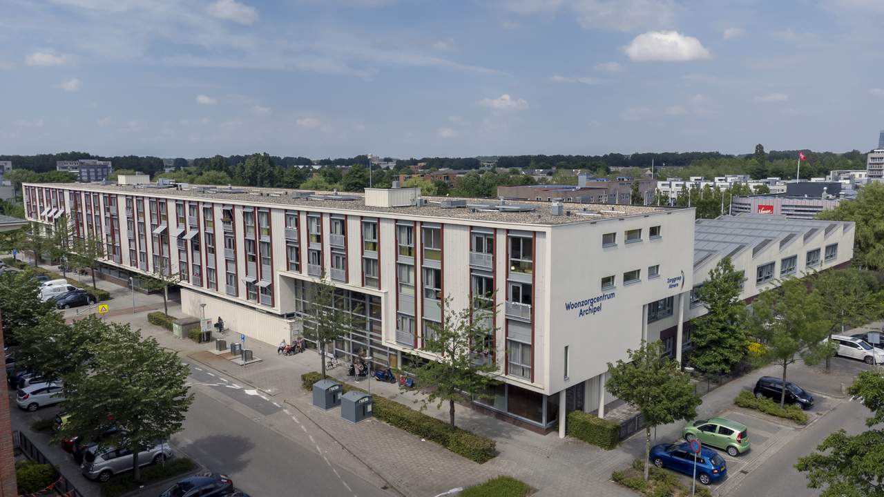 1. Almere gebouw