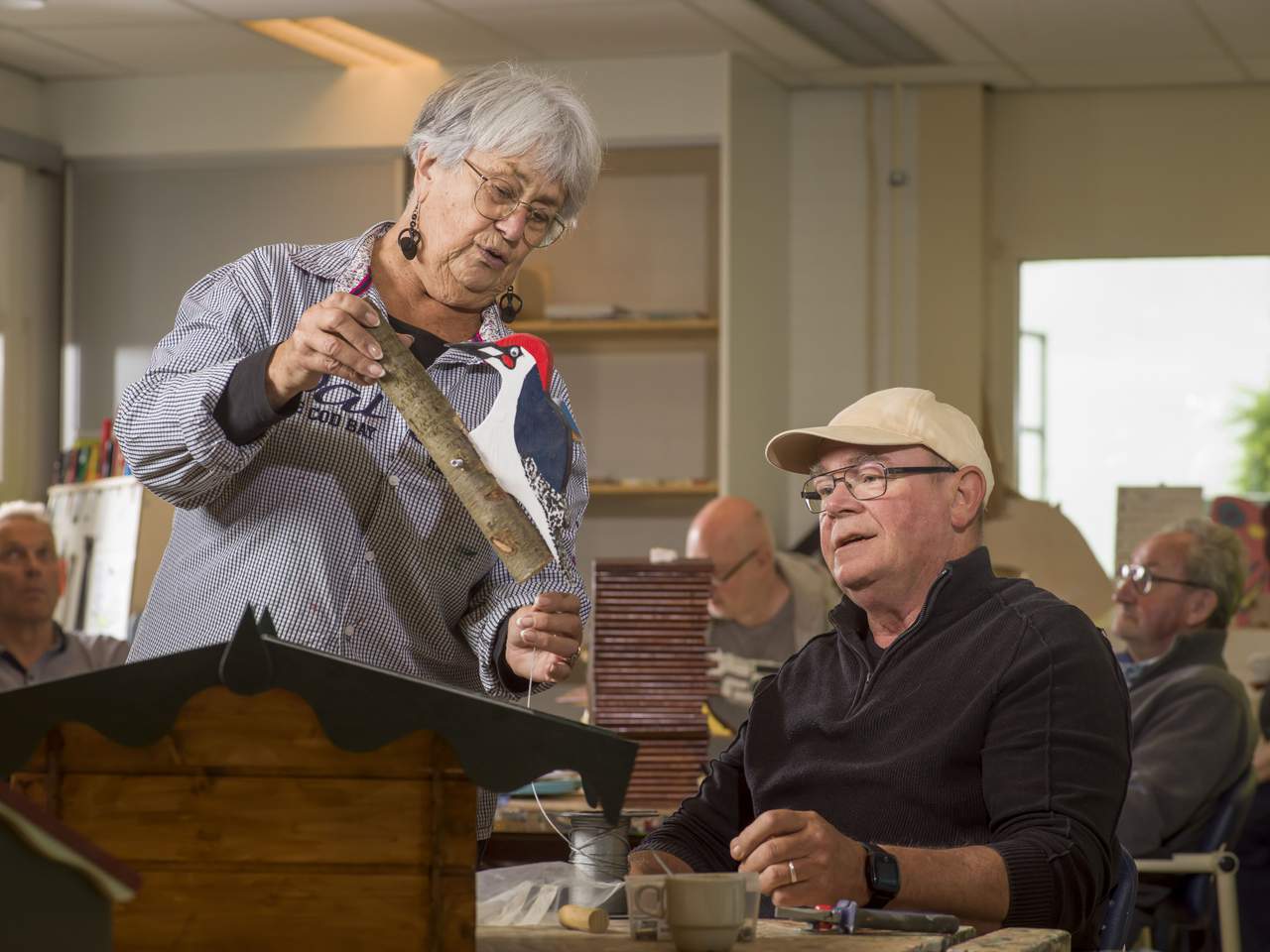 Houten producten samen bespreken