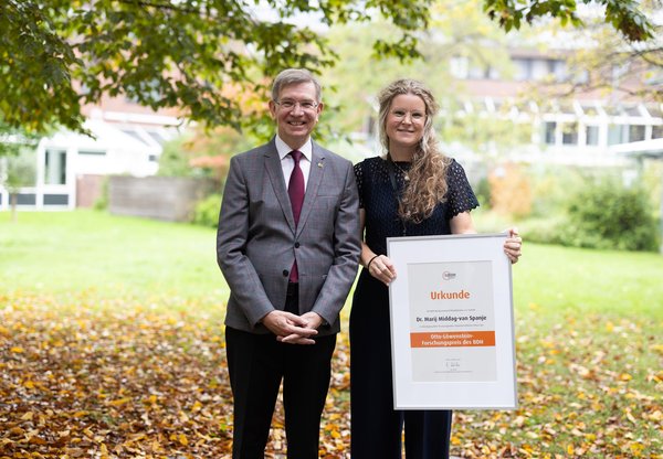 Uitreiking award aan Marij Middag